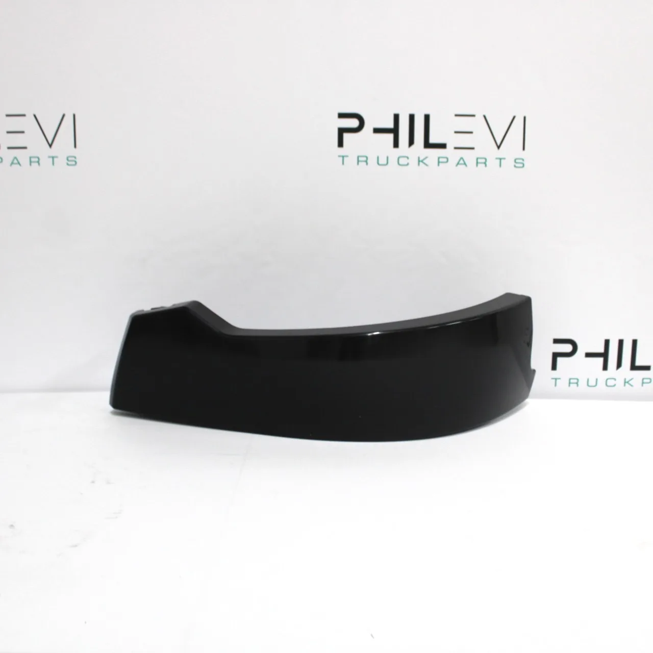 Coin de pare-chocs gauche Volvo FH5 84205716