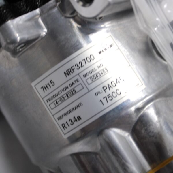 Air conditioning compressor Volvo 20587125 - Philevi Truckparts